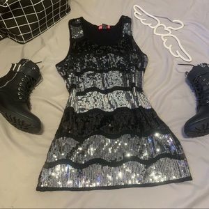 🚨ALL MUST GO!🚨 Glitter Beads Sequence Top